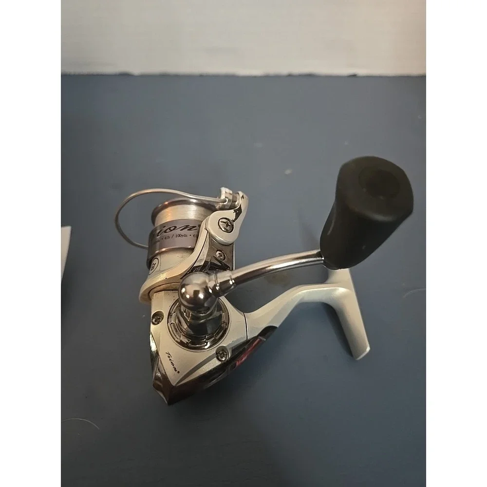PLUGUER TRION‎ SP20 Fishing Reel GUC